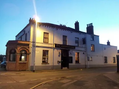 Closeup doesn't show quite how isolated this pub is.