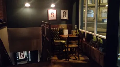 Art, comfy seats and giant windows. Yes!